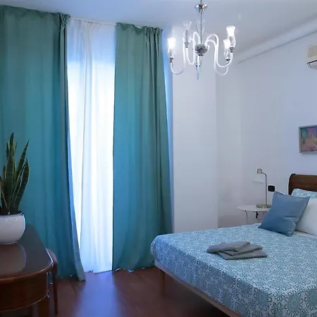 Savoia International_lt_bari Stazione Gasthof Bari
